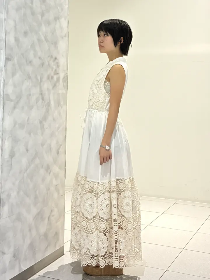 GRACE CONTINENTAL Yuna Iwasaki コーディネート画像