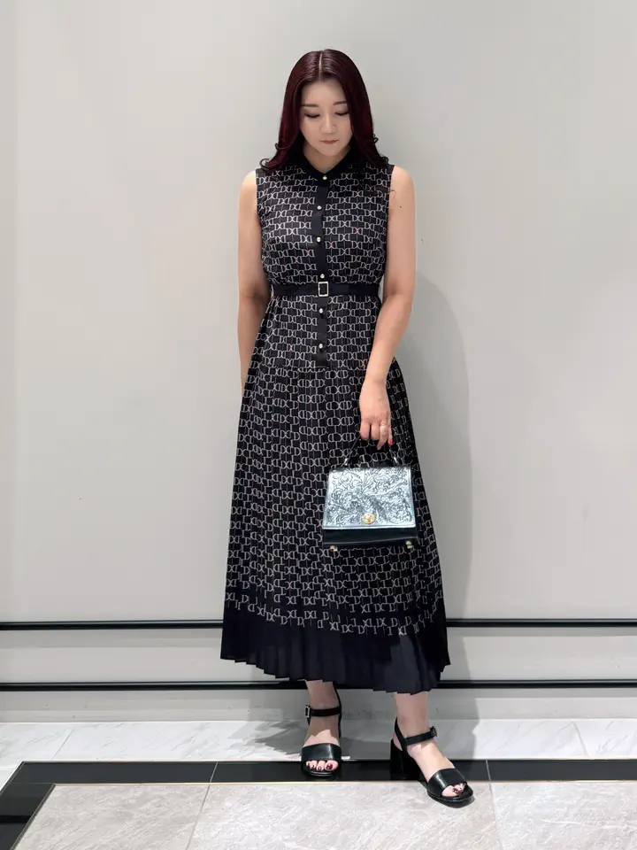 GRACE CONTINENTAL MOMOKO コーディネート画像