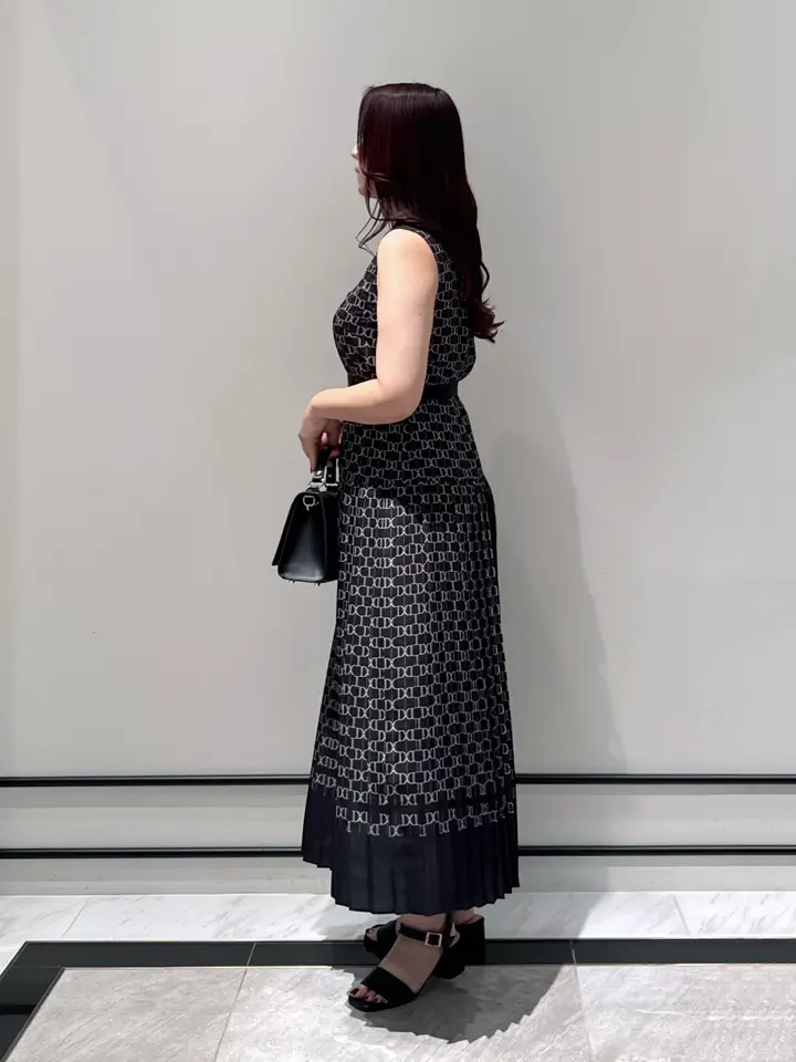 GRACE CONTINENTAL MOMOKO コーディネート画像