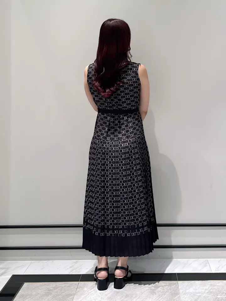 GRACE CONTINENTAL MOMOKO コーディネート画像