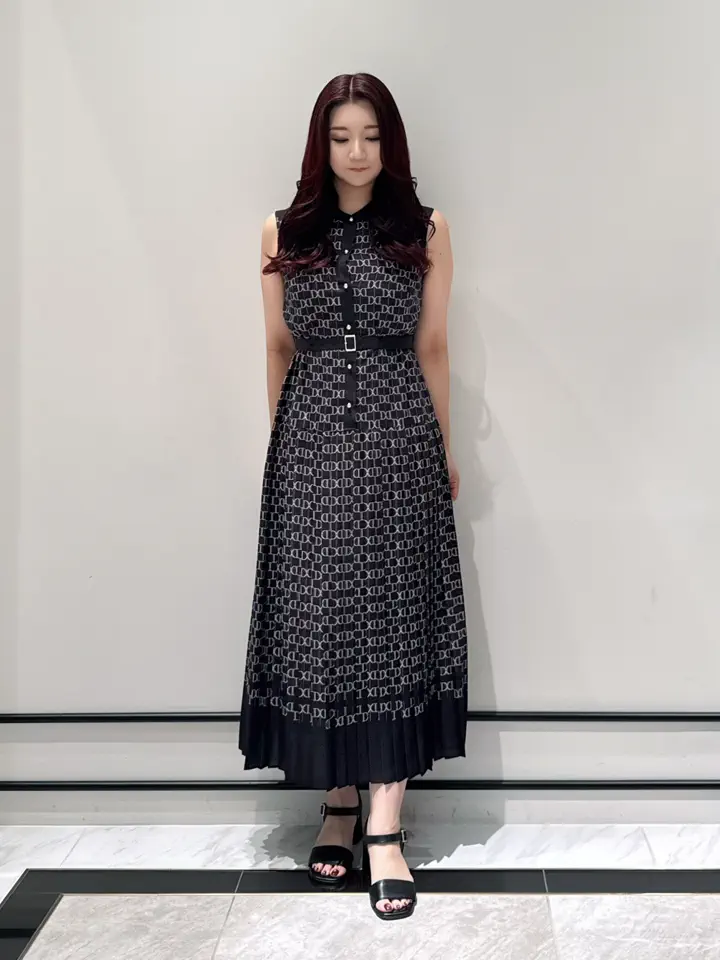 GRACE CONTINENTAL MOMOKO コーディネート画像