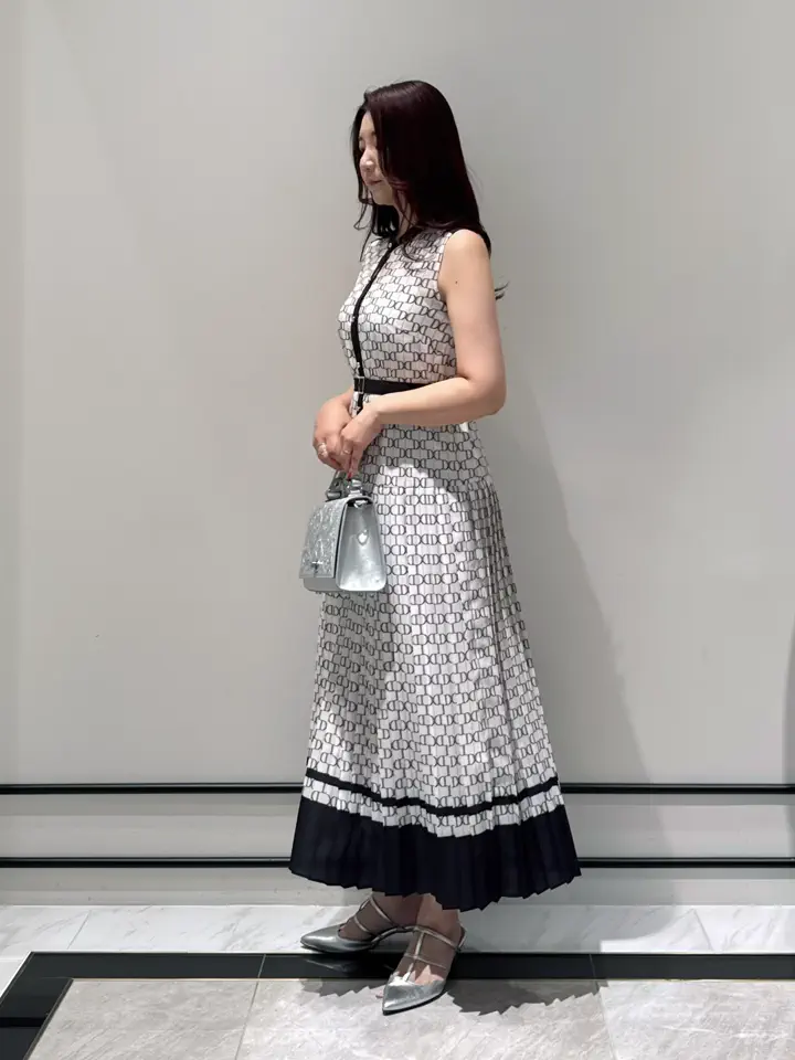 GRACE CONTINENTAL MOMOKO コーディネート画像