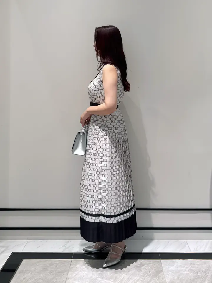 GRACE CONTINENTAL MOMOKO コーディネート画像