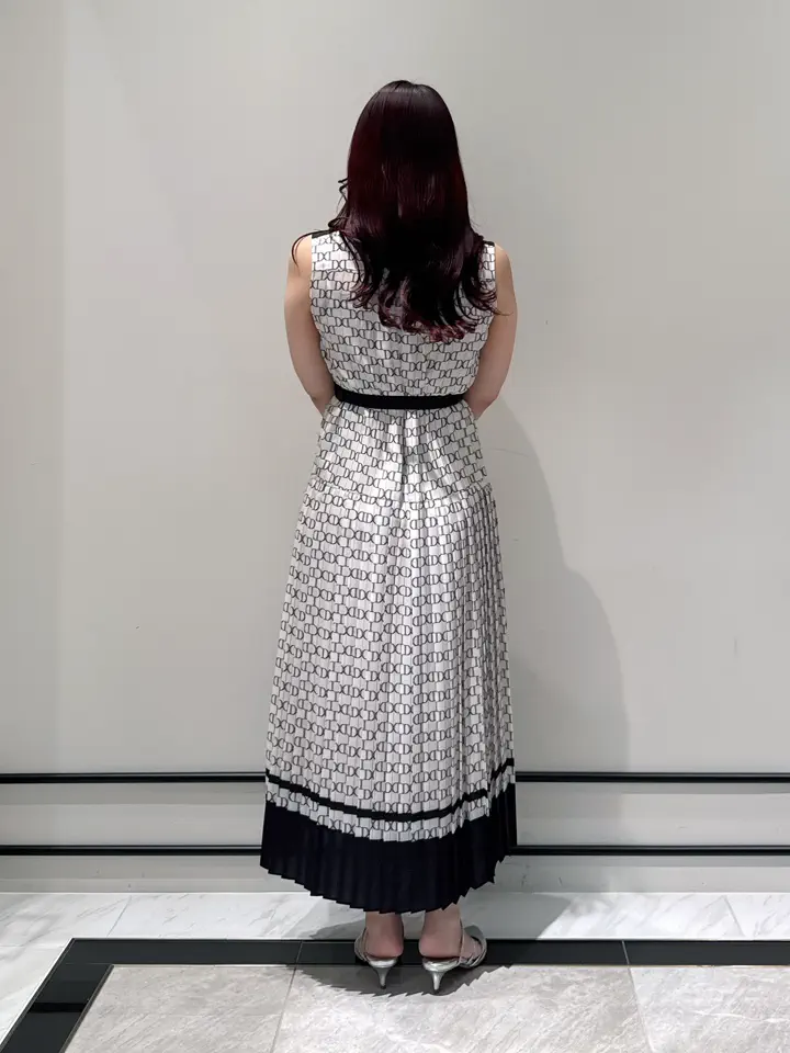 GRACE CONTINENTAL MOMOKO コーディネート画像