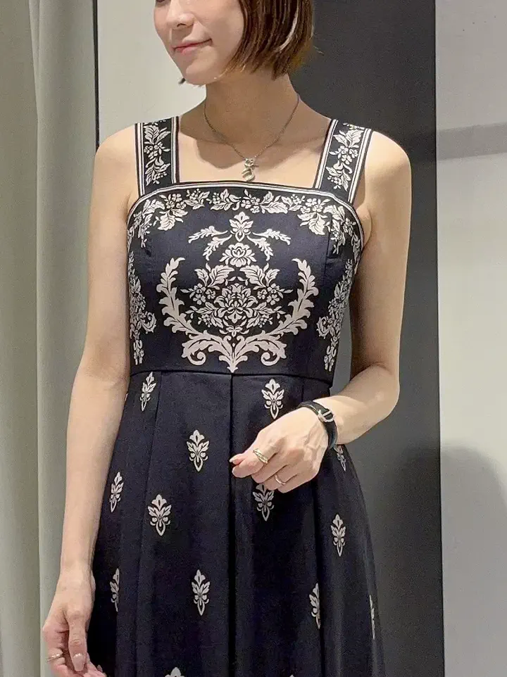 GRACE CONTINENTAL 亀田 未希 コーディネート画像