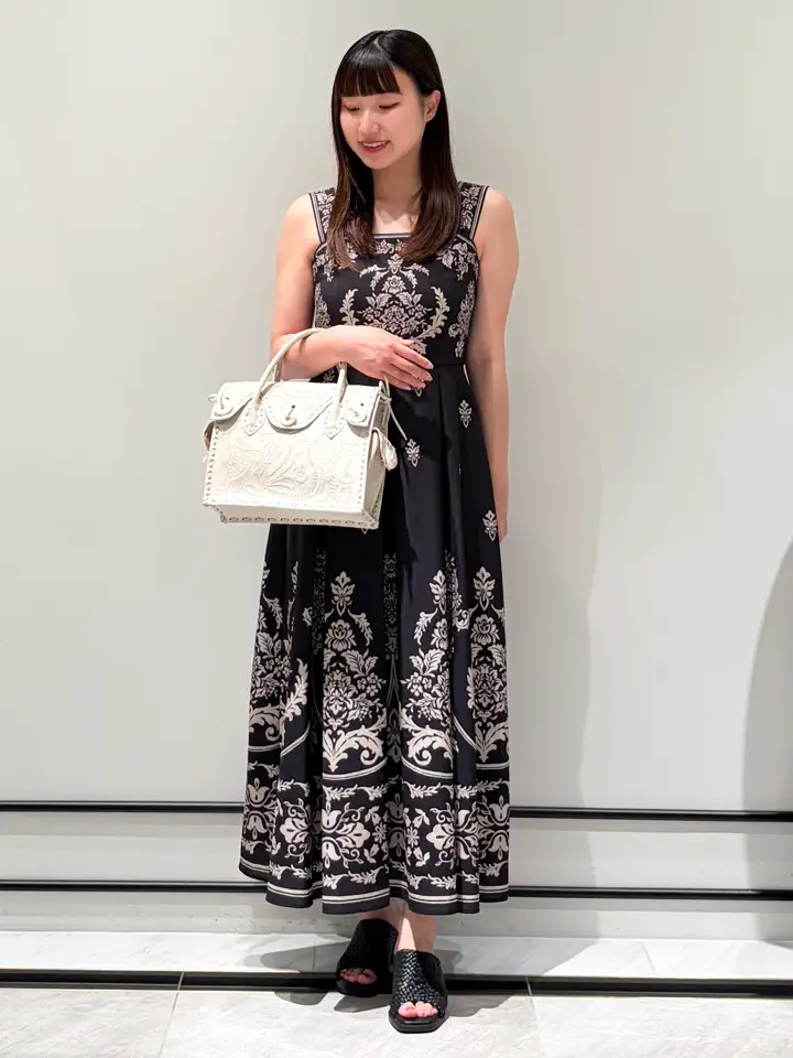 GRACE CONTINENTAL CHISAKO.S コーディネート画像