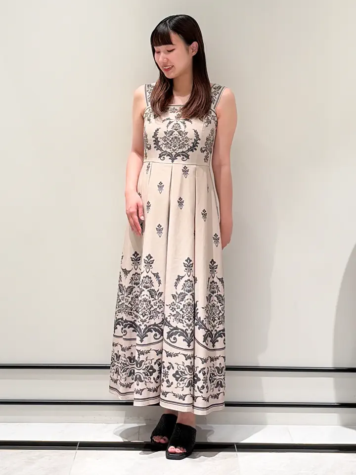 GRACE CONTINENTAL CHISAKO.S コーディネート画像