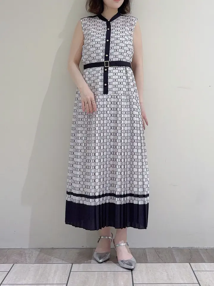 GRACE CONTINENTAL SASAKI コーディネート画像