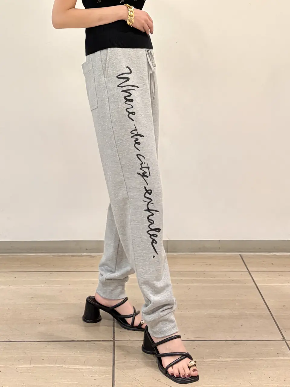 GRACE CONTINENTAL yoshi コーディネート画像