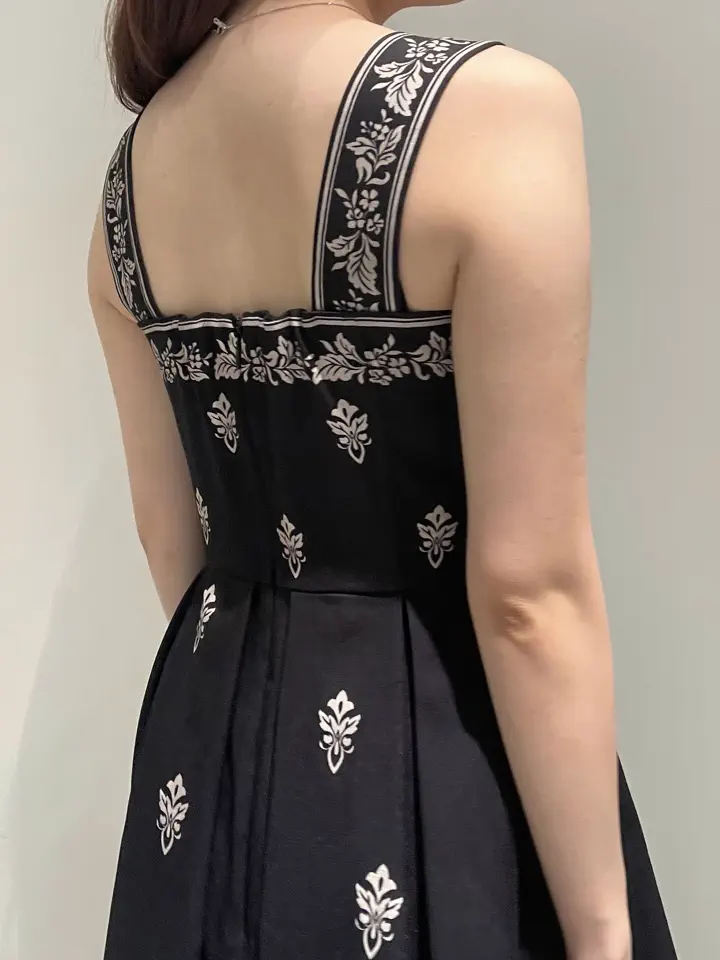 GRACE CONTINENTAL RIKO コーディネート画像