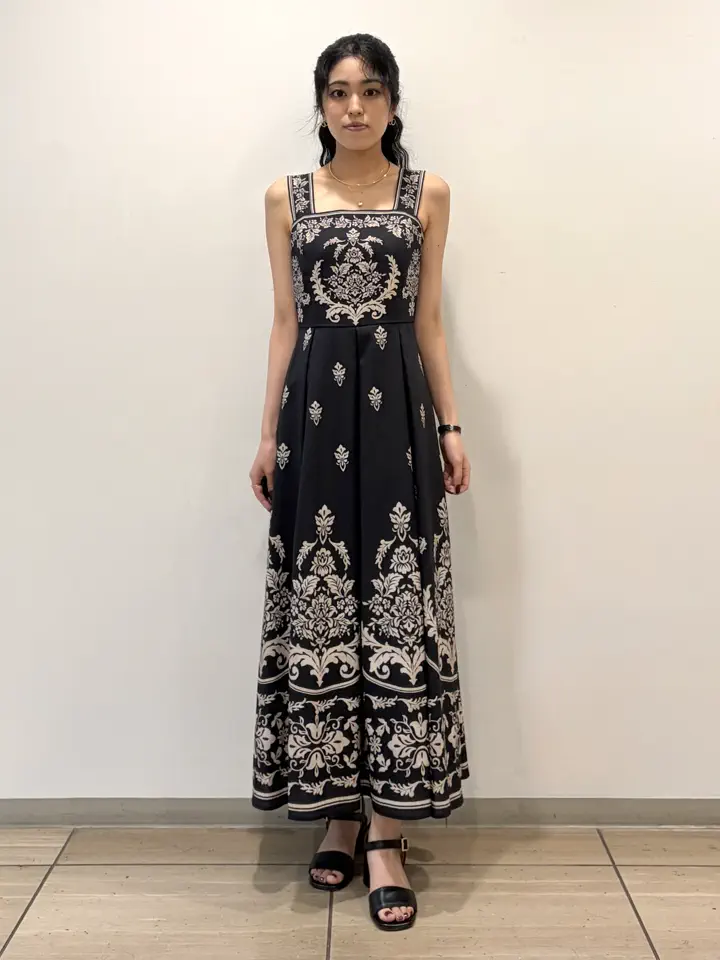 GRACE CONTINENTAL yoshi コーディネート画像