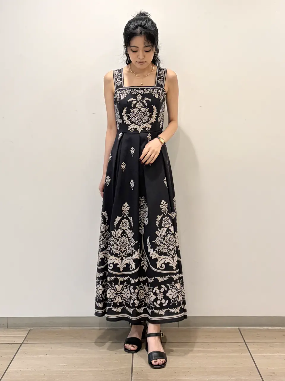 GRACE CONTINENTAL yoshi コーディネート画像