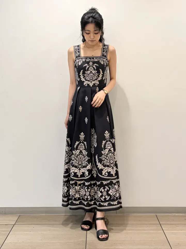 GRACE CONTINENTAL yoshi コーディネート画像