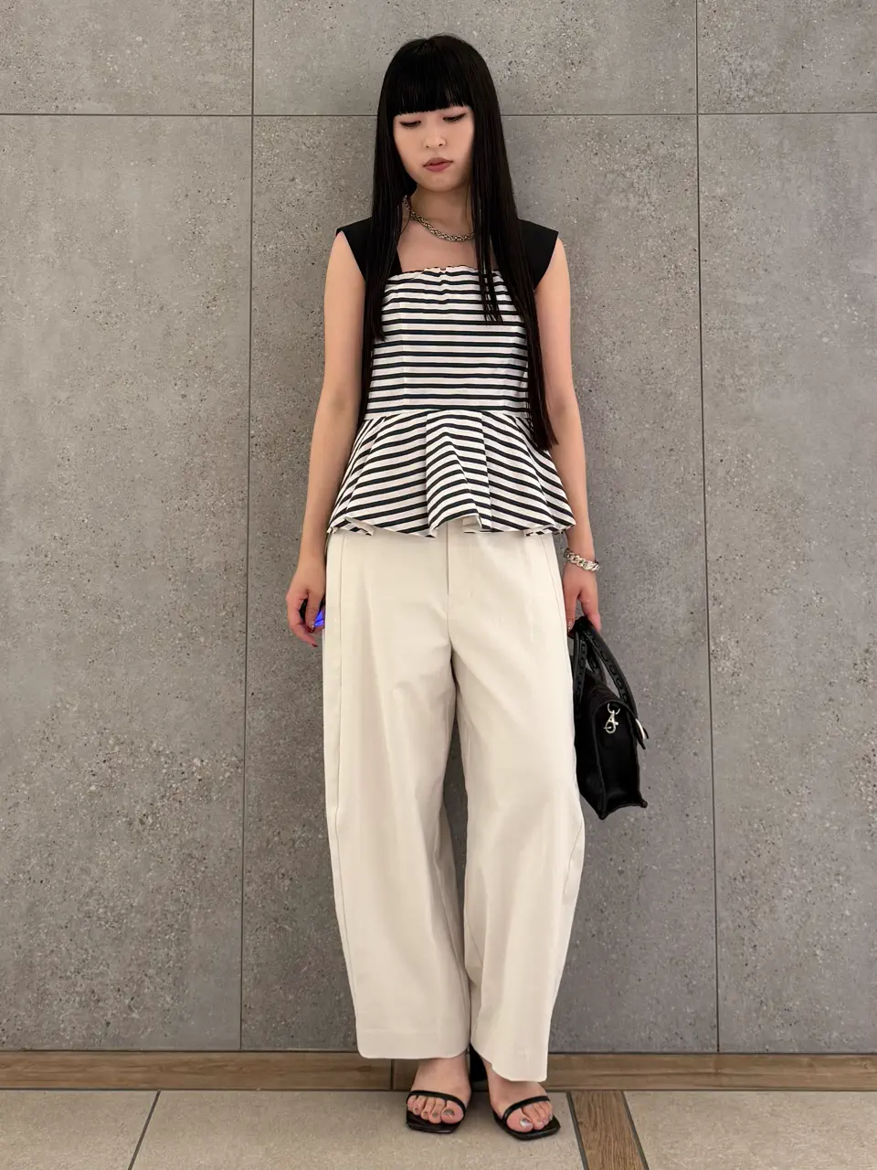  anri コーディネート画像
