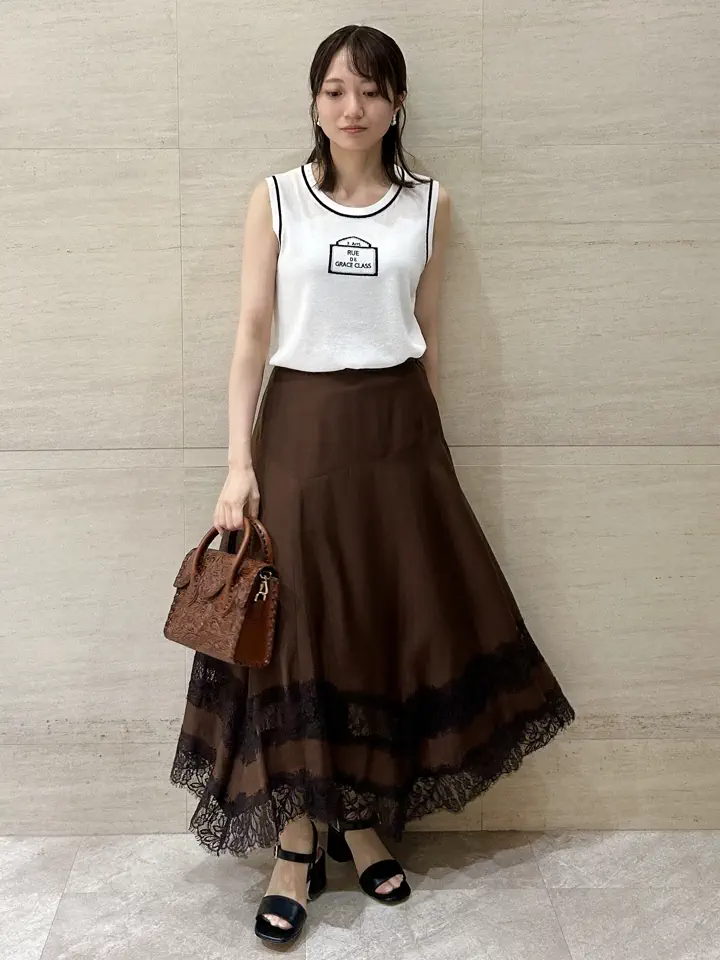 GRACE CONTINENTAL Wakazono コーディネート画像