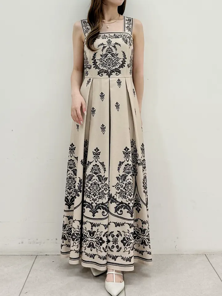 GRACE CONTINENTAL Miu Akamatsu コーディネート画像