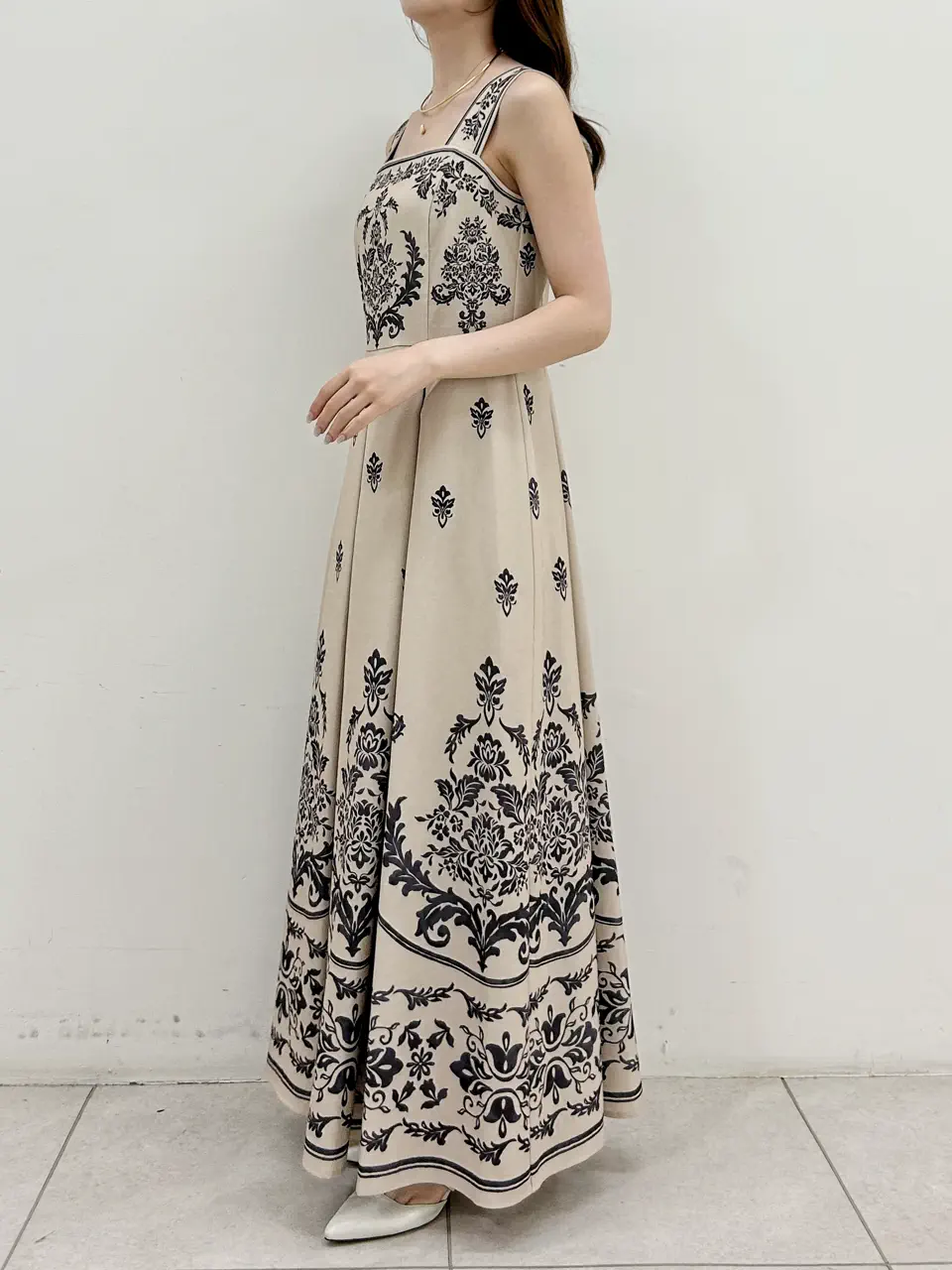 GRACE CONTINENTAL Miu Akamatsu コーディネート画像