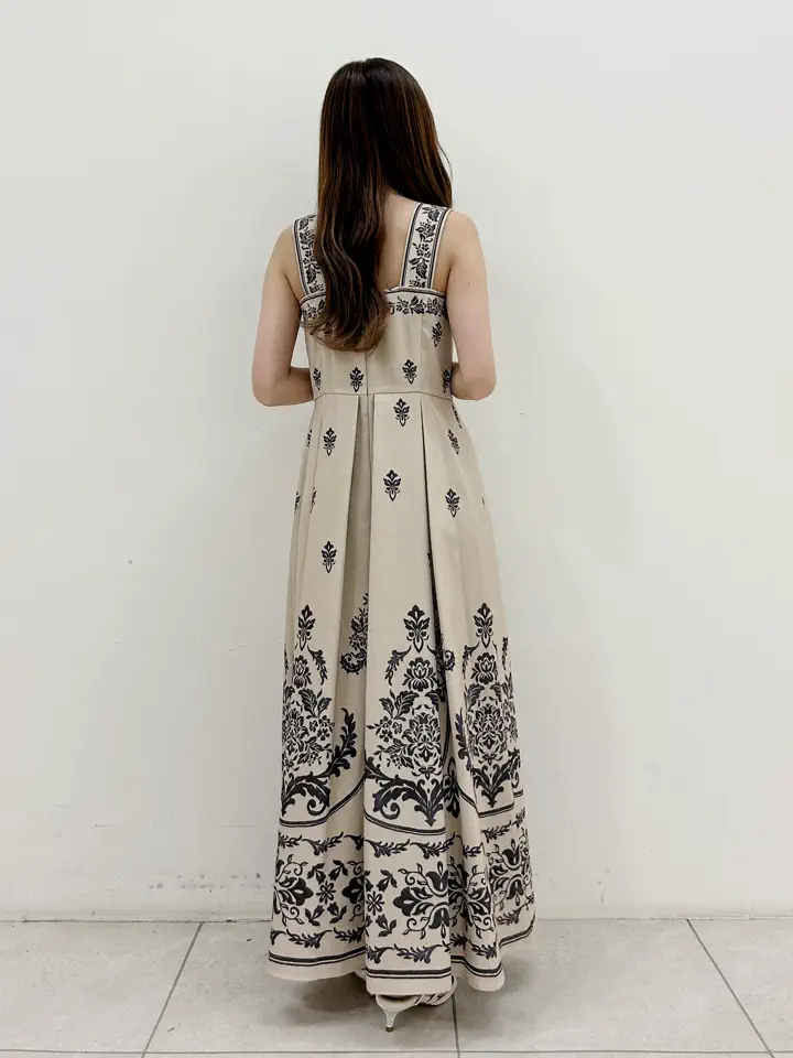 GRACE CONTINENTAL Miu Akamatsu コーディネート画像