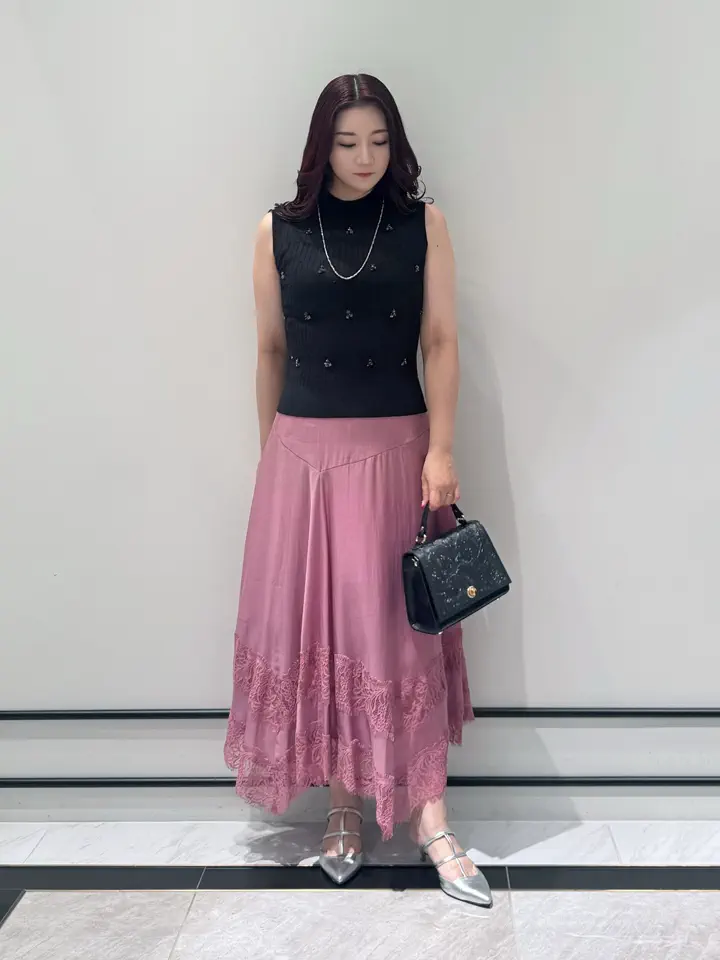 GRACE CONTINENTAL MOMOKO コーディネート画像