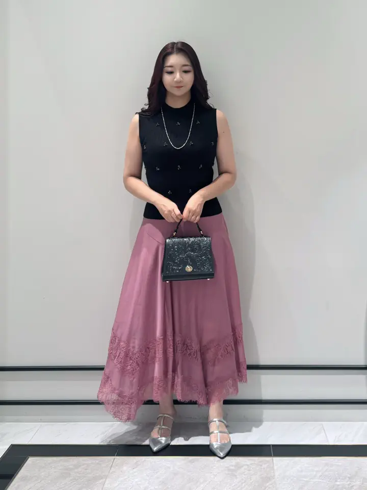GRACE CONTINENTAL MOMOKO コーディネート画像