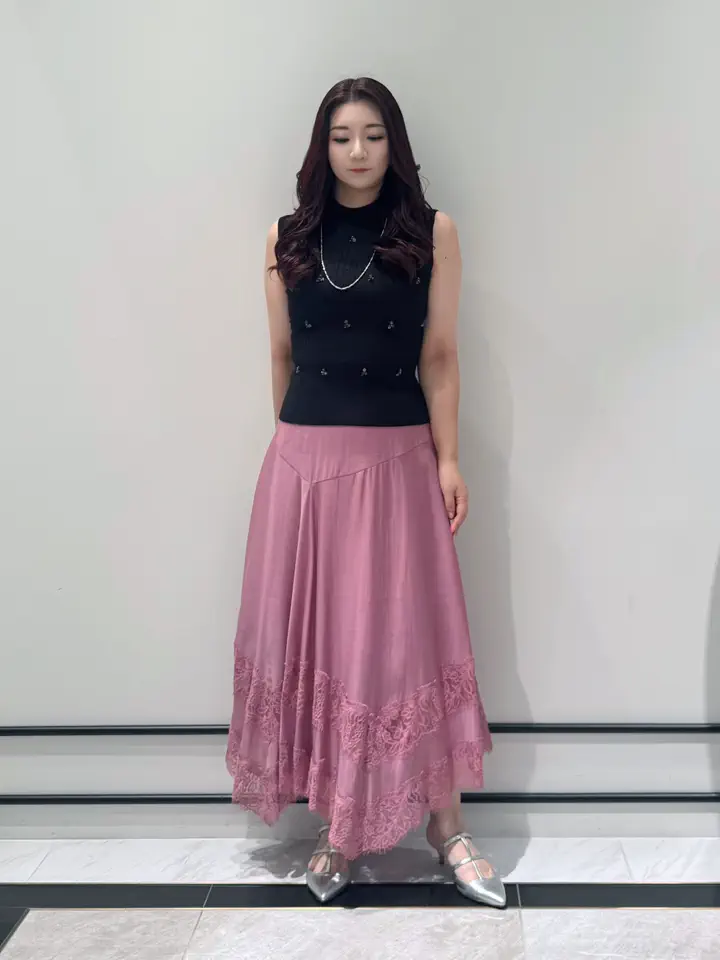 GRACE CONTINENTAL MOMOKO コーディネート画像