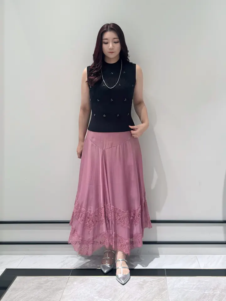 GRACE CONTINENTAL MOMOKO コーディネート画像