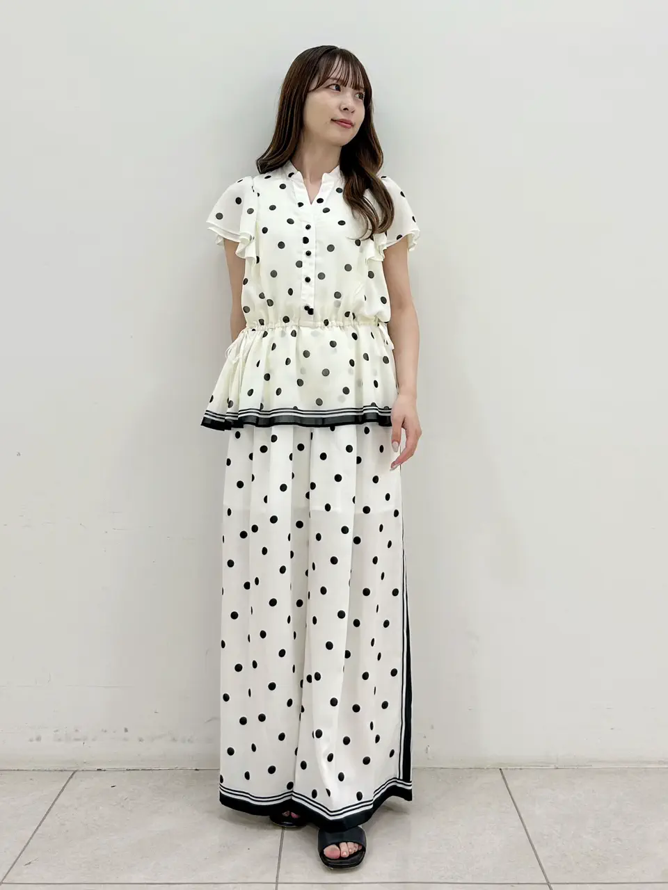 GRACE CONTINENTAL Miu Akamatsu コーディネート画像