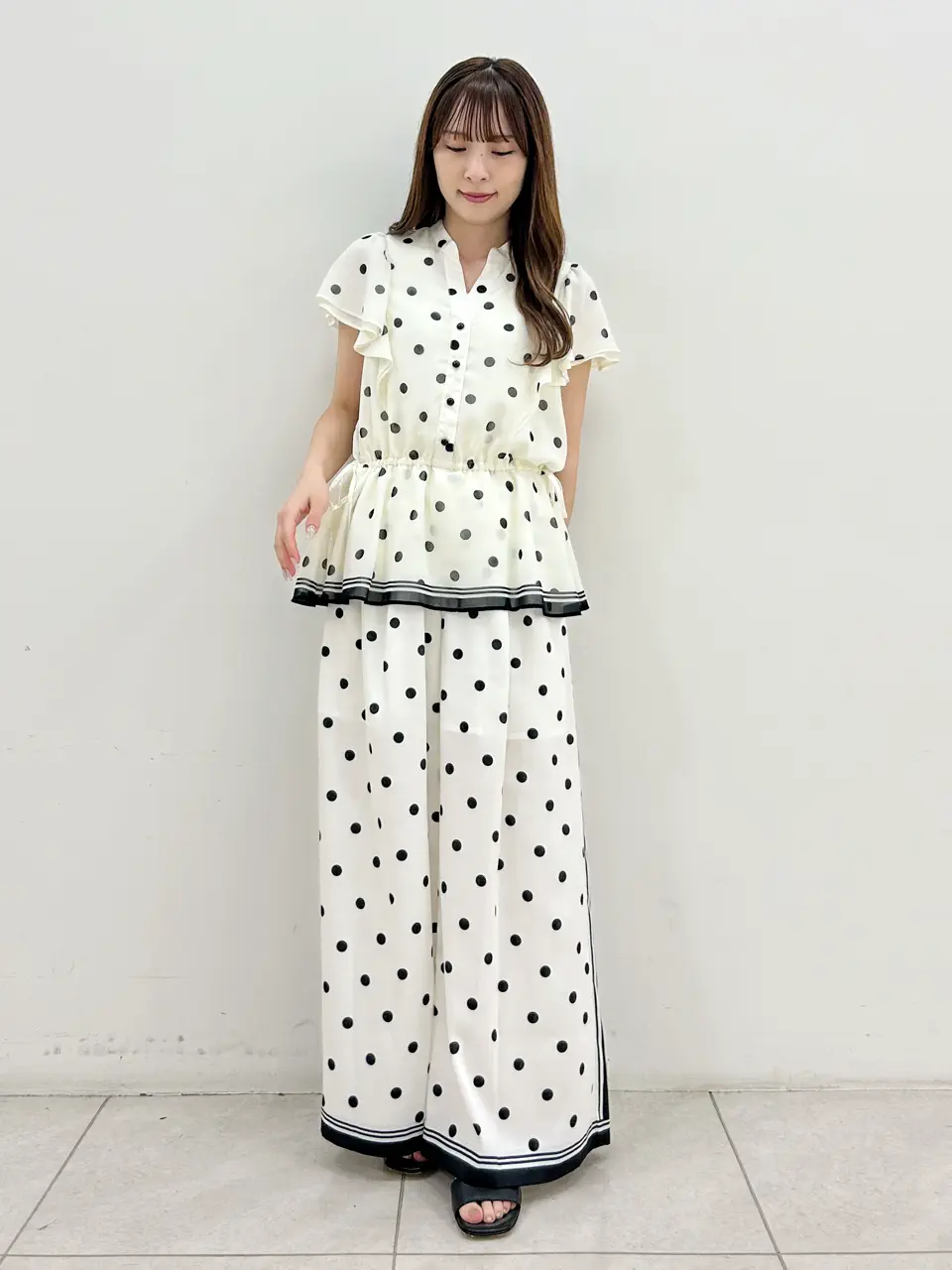 GRACE CONTINENTAL Miu Akamatsu コーディネート画像