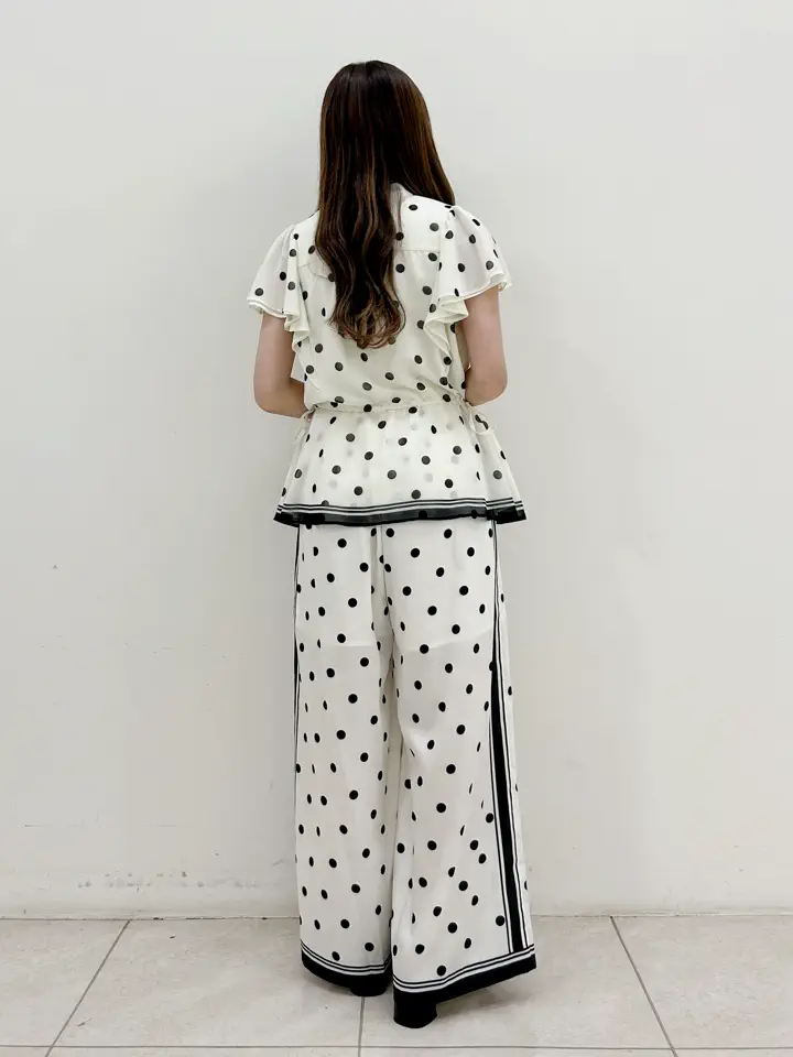 GRACE CONTINENTAL Miu Akamatsu コーディネート画像