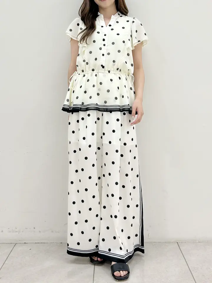 GRACE CONTINENTAL Miu Akamatsu コーディネート画像