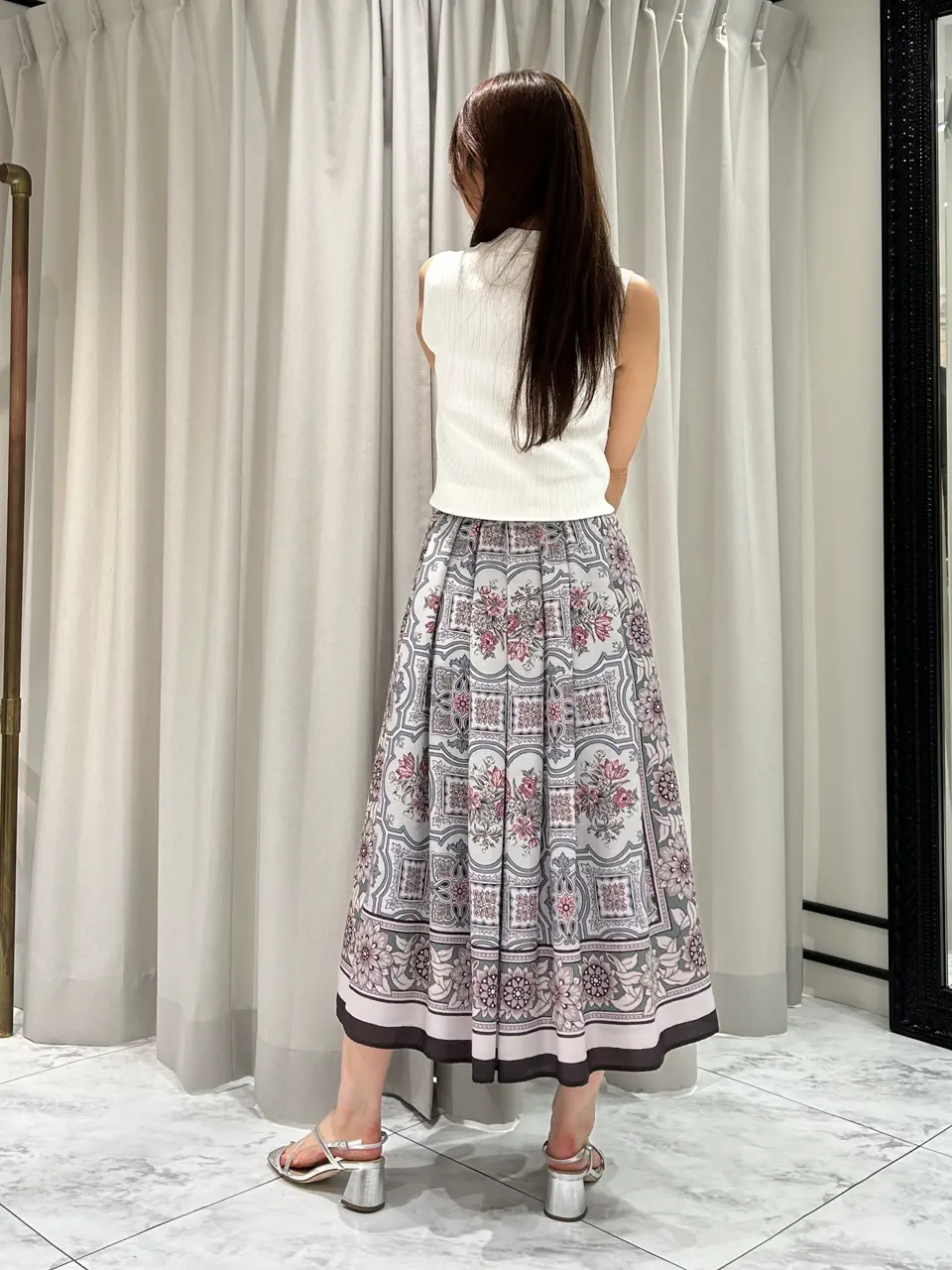GRACE CONTINENTAL 志田　悠 コーディネート画像