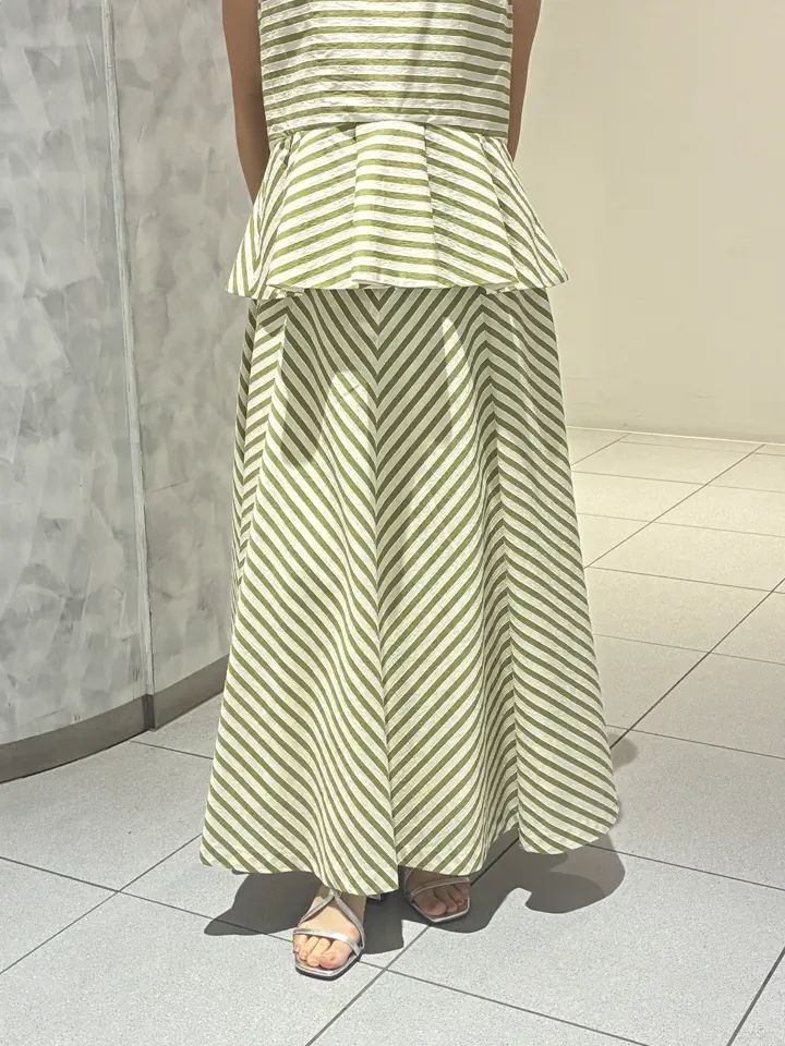 GRACE CONTINENTAL Yuna Iwasaki コーディネート画像