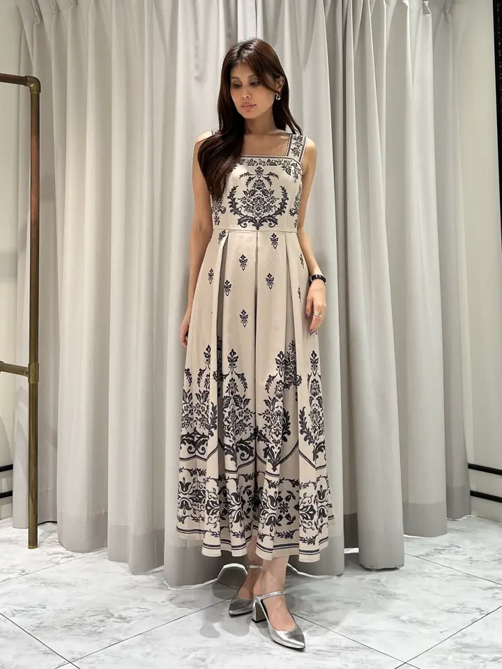 GRACE CONTINENTAL 志田　悠 コーディネート画像