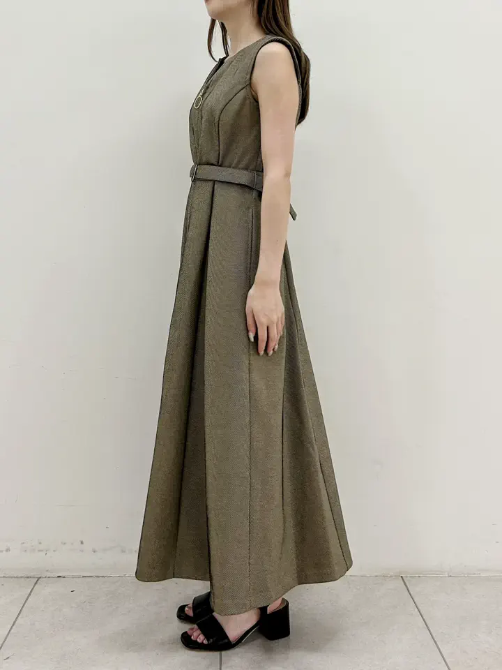 GRACE CONTINENTAL Miu Akamatsu コーディネート画像