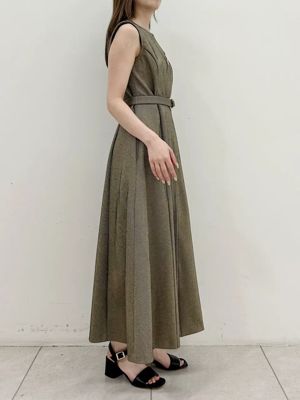 GRACE CONTINENTAL Miu Akamatsu コーディネート画像