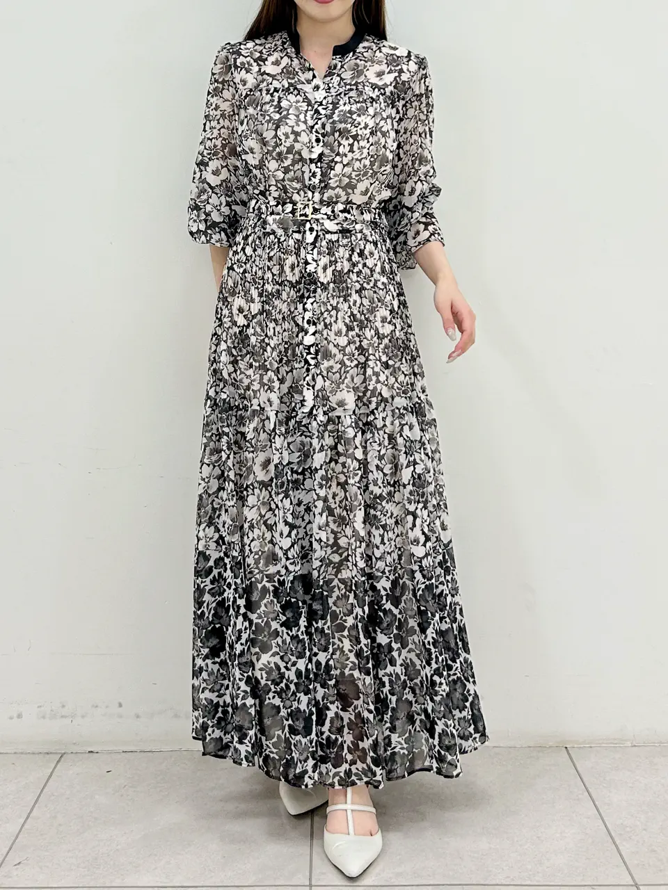 GRACE CONTINENTAL Miu Akamatsu コーディネート画像