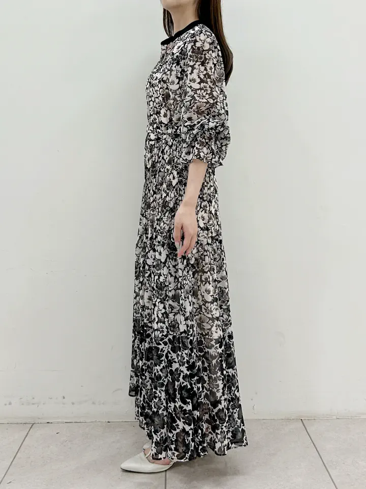 GRACE CONTINENTAL Miu Akamatsu コーディネート画像