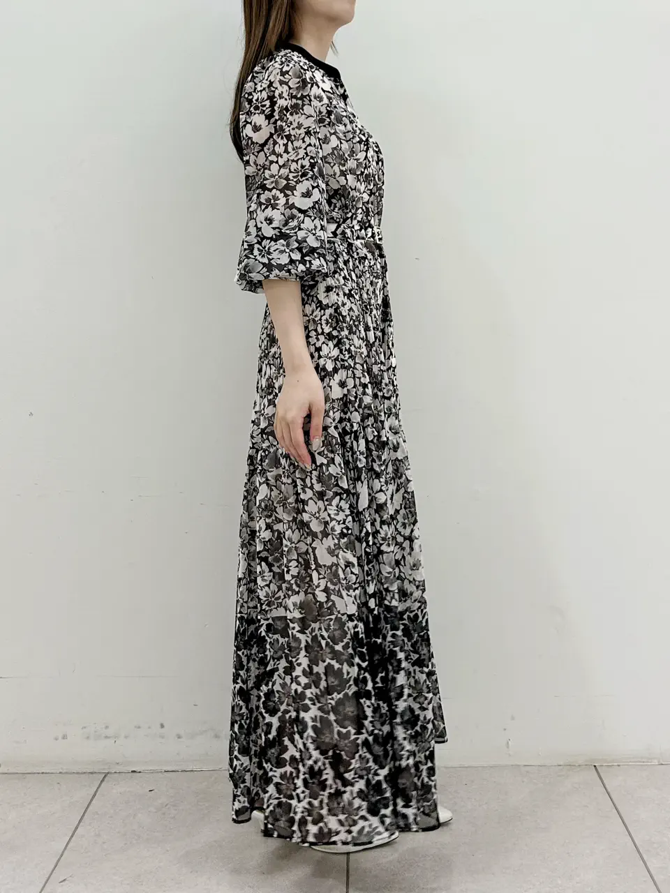 GRACE CONTINENTAL Miu Akamatsu コーディネート画像