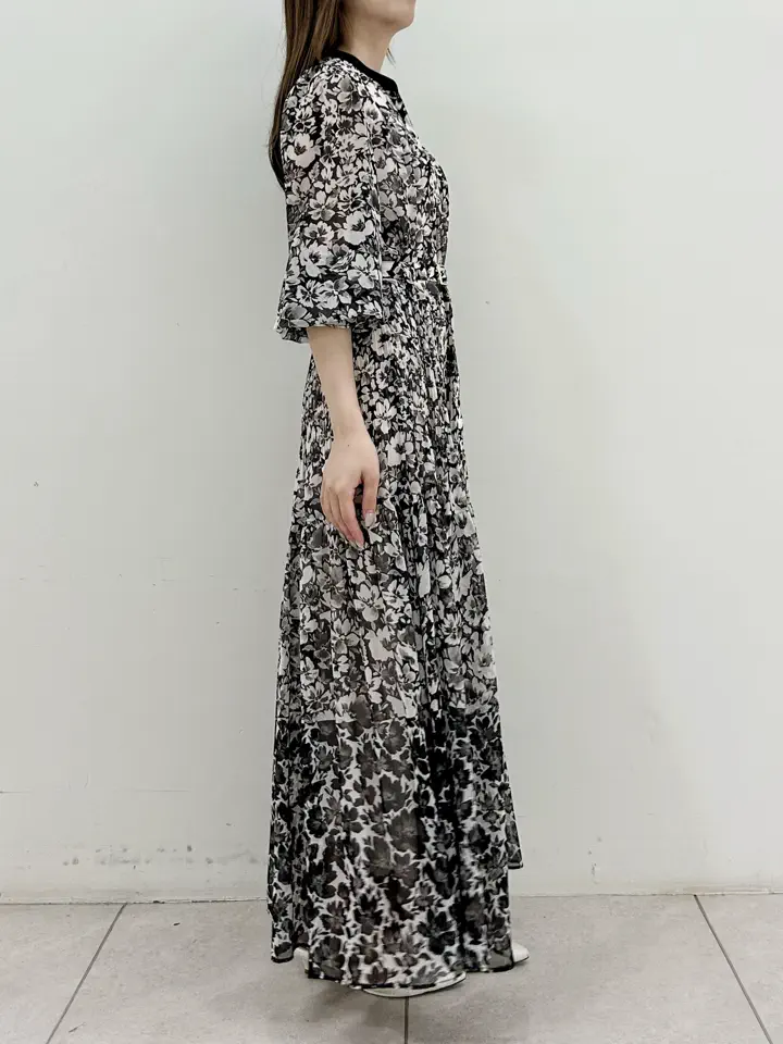 GRACE CONTINENTAL Miu Akamatsu コーディネート画像