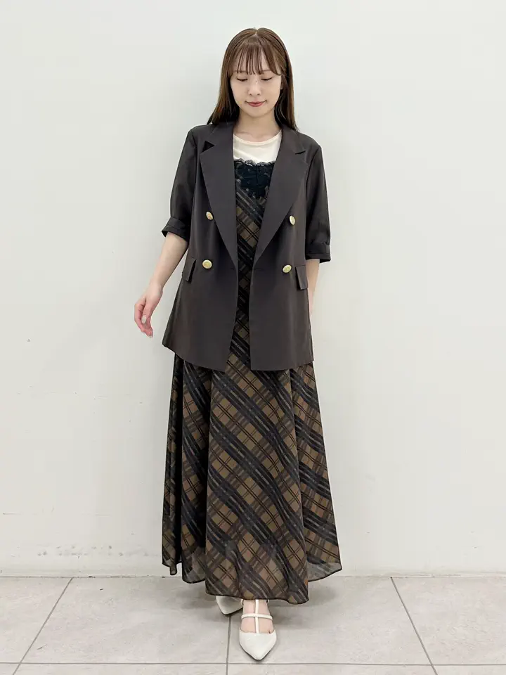 GRACE CONTINENTAL Miu Akamatsu コーディネート画像