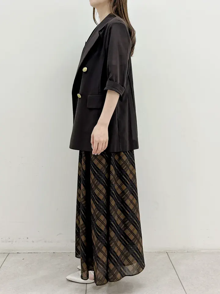 GRACE CONTINENTAL Miu Akamatsu コーディネート画像