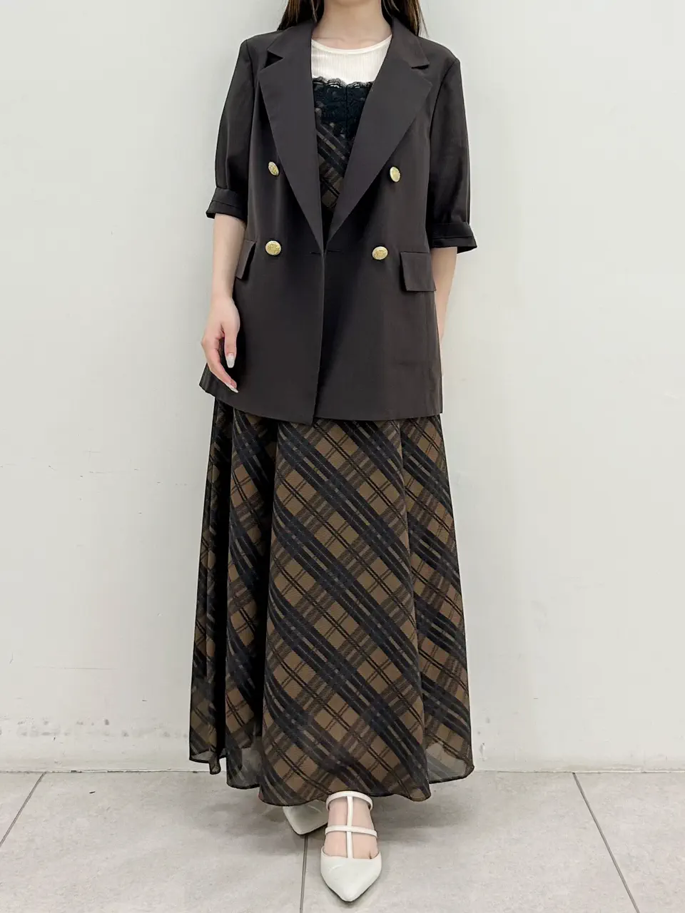 GRACE CONTINENTAL Miu Akamatsu コーディネート画像