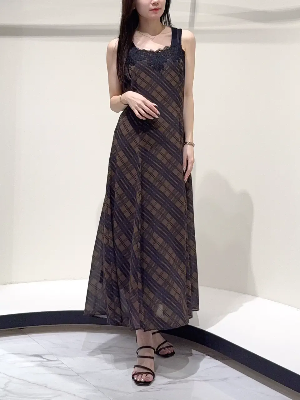 GRACE CONTINENTAL Suzuka コーディネート画像