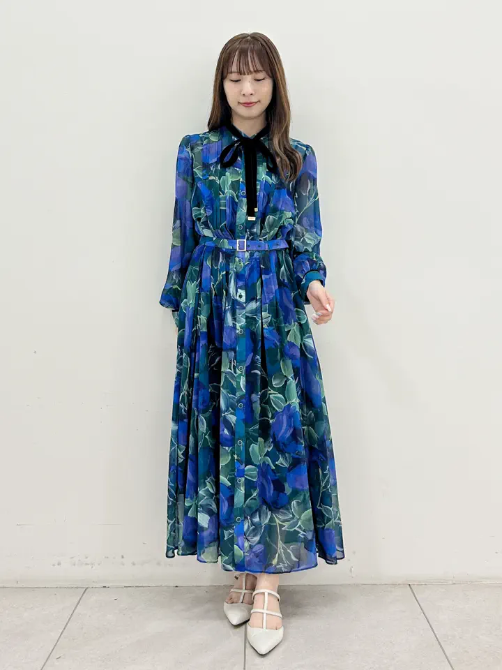 GRACE CONTINENTAL Miu Akamatsu コーディネート画像