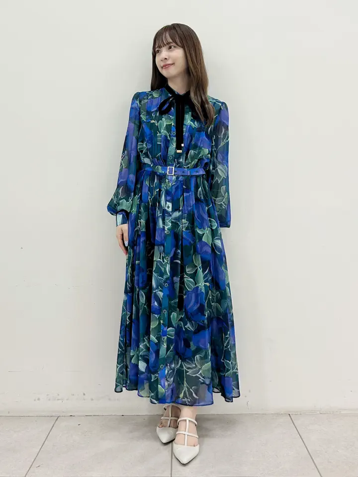 GRACE CONTINENTAL Miu Akamatsu コーディネート画像