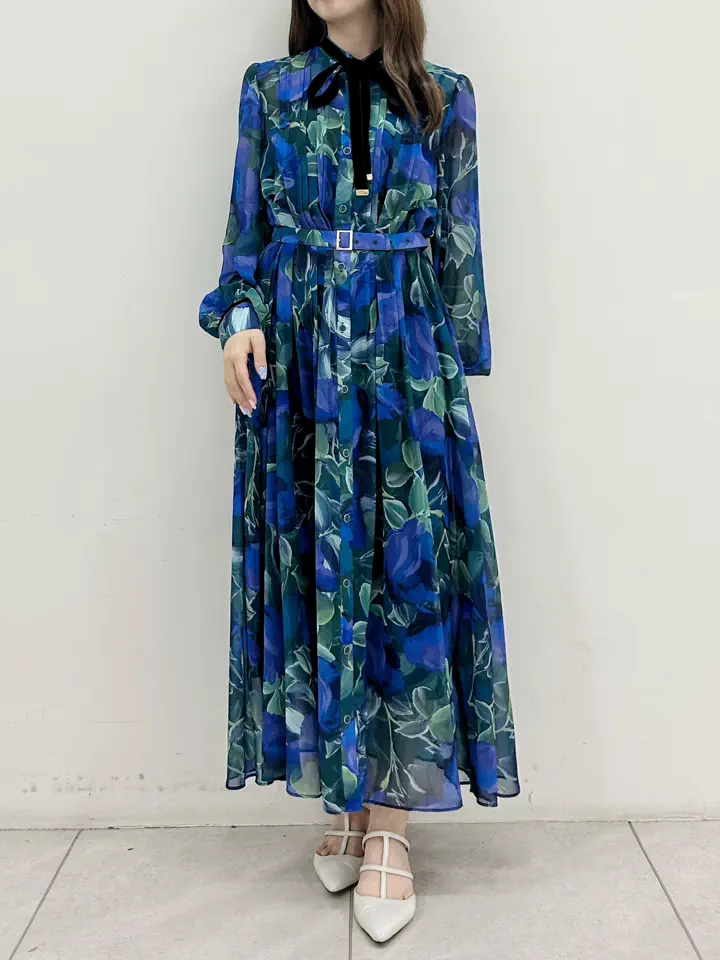 GRACE CONTINENTAL Miu Akamatsu コーディネート画像
