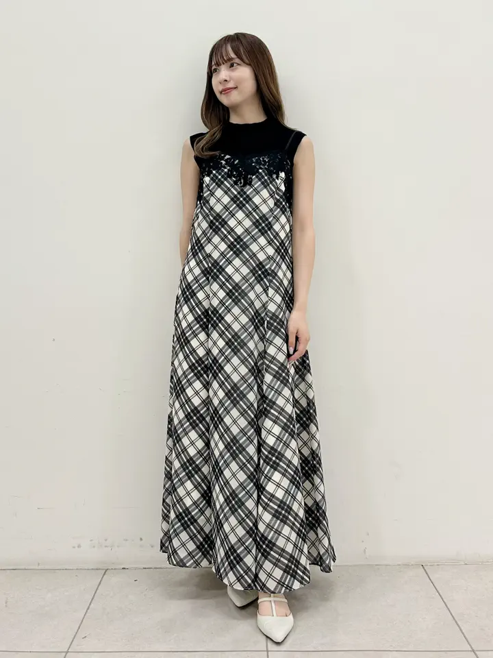 GRACE CONTINENTAL Miu Akamatsu コーディネート画像