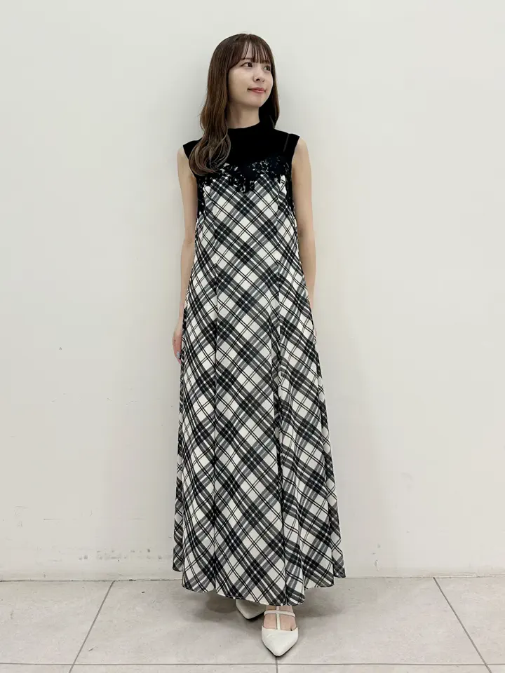GRACE CONTINENTAL Miu Akamatsu コーディネート画像