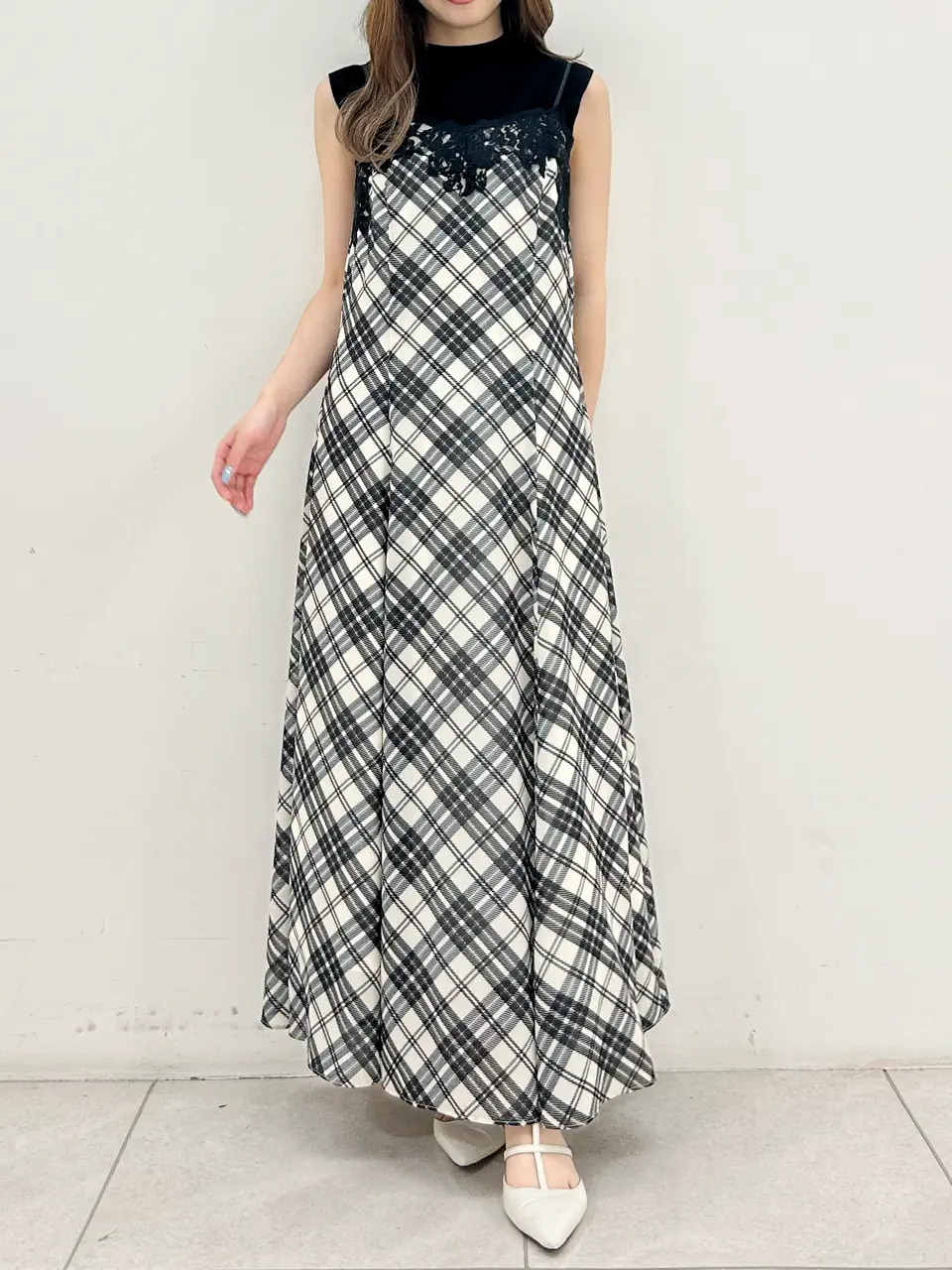 GRACE CONTINENTAL Miu Akamatsu コーディネート画像