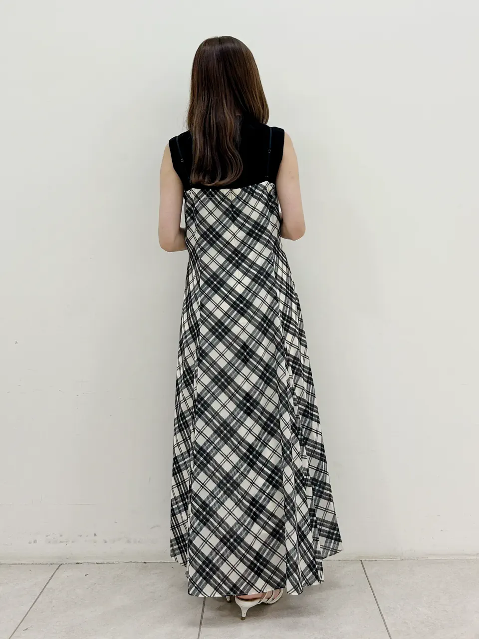 GRACE CONTINENTAL Miu Akamatsu コーディネート画像